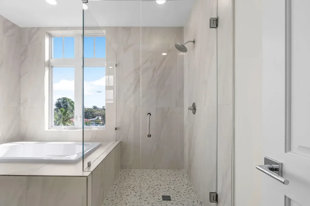 184 Lake Drive Palm Beach Shores FL 33404