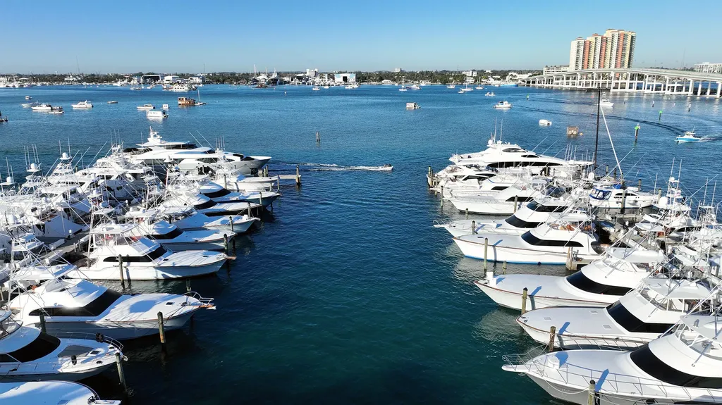 184 Lake Drive Palm Beach Shores FL 33404