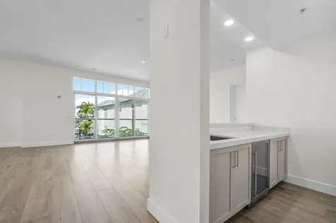 184 Lake Drive Palm Beach Shores FL 33404