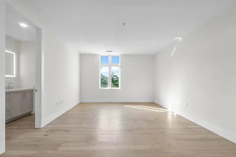 184 Lake Drive Palm Beach Shores FL 33404