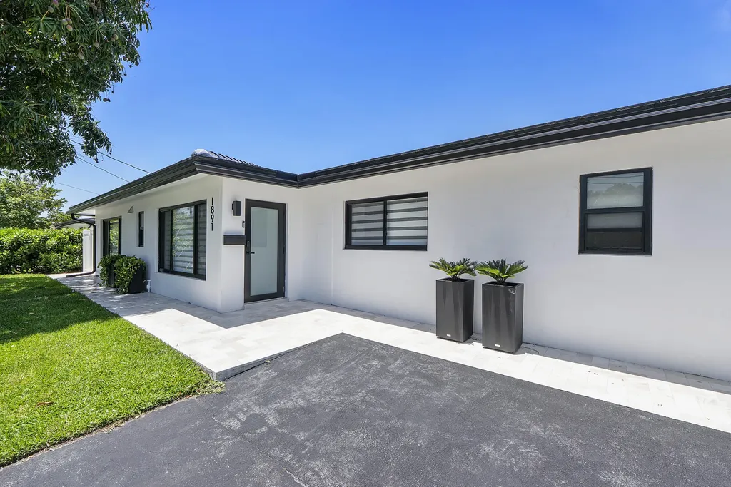 491 SE 19th Avenue Pompano Beach FL 33060