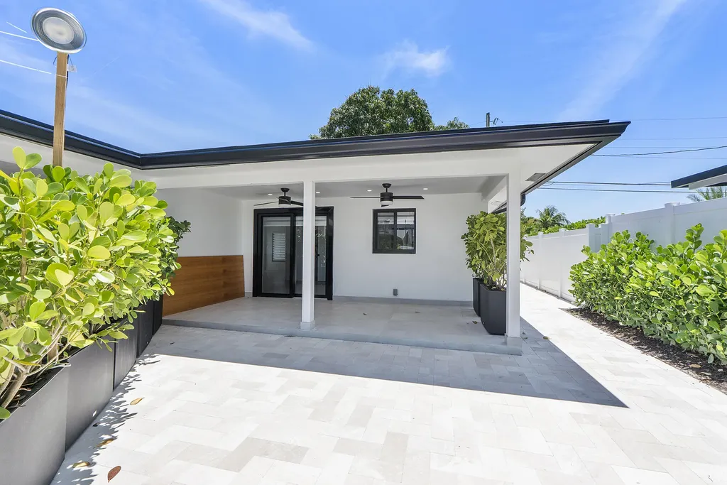 491 SE 19th Avenue Pompano Beach FL 33060