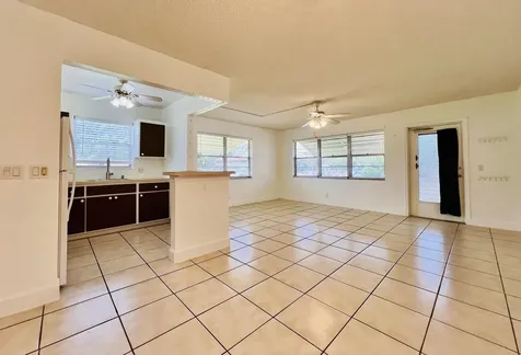 300 Camden M West Palm Beach FL 33417
