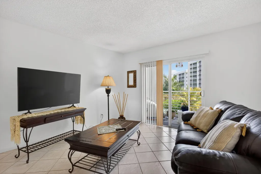 2731 NE 14th Street Causeway Pompano Beach FL 33062