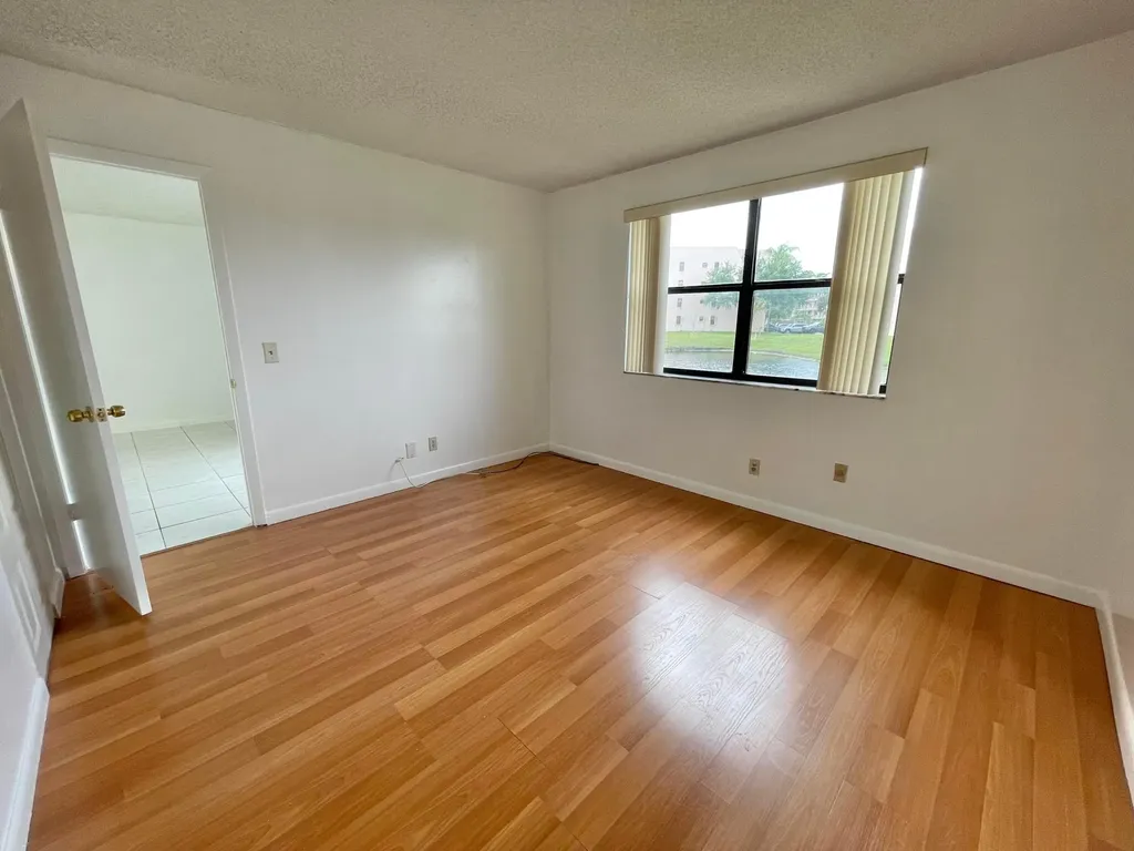 10442 Sunrise Lakes Boulevard Sunrise FL 33322