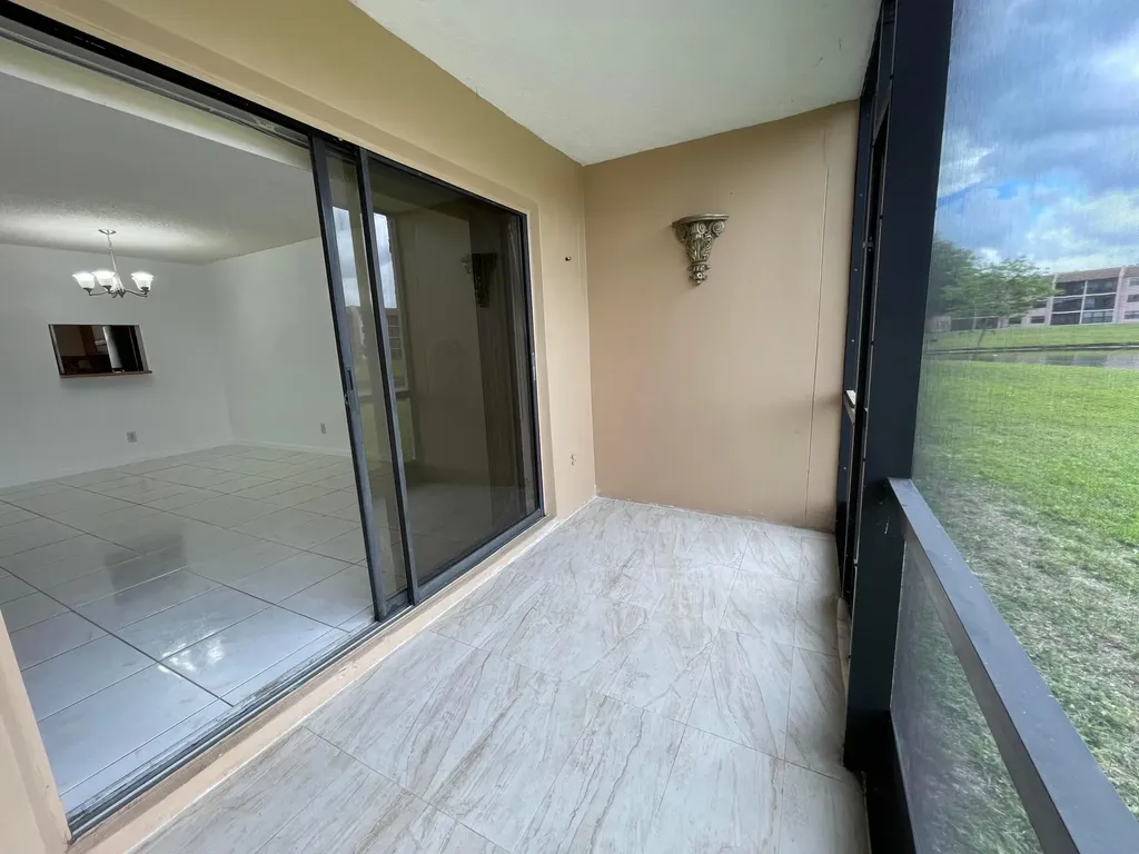 10442 Sunrise Lakes Boulevard Sunrise FL 33322