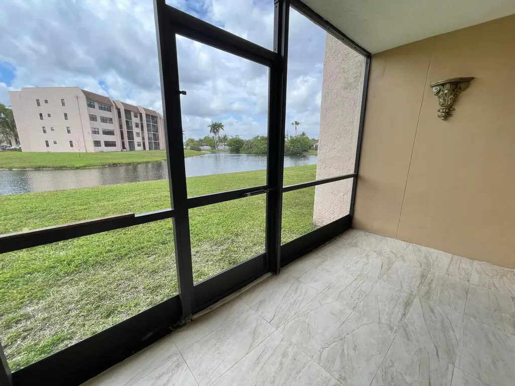 10442 Sunrise Lakes Boulevard Sunrise FL 33322