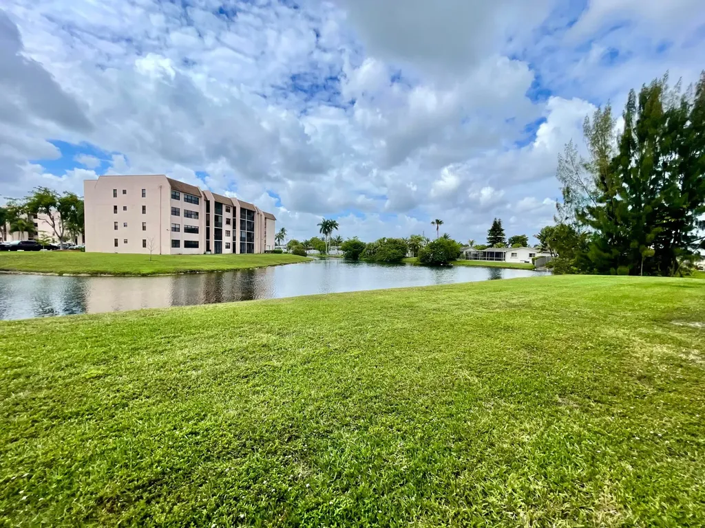 10442 Sunrise Lakes Boulevard Sunrise FL 33322