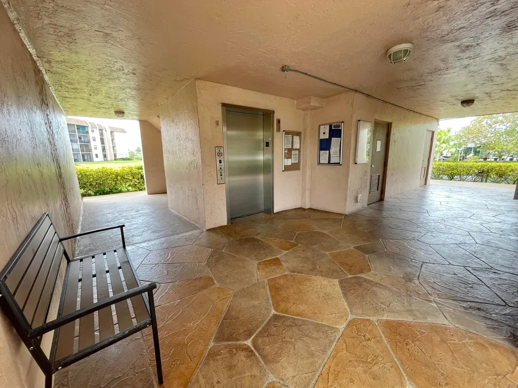 10442 Sunrise Lakes Boulevard Sunrise FL 33322