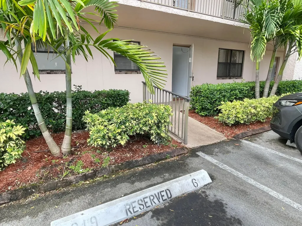 10442 Sunrise Lakes Boulevard Sunrise FL 33322