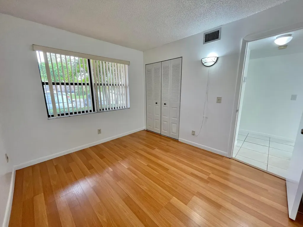10442 Sunrise Lakes Boulevard Sunrise FL 33322