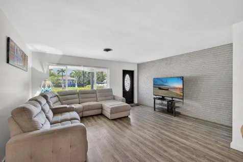 1762 15th Avenue N Lake Worth Beach FL 33460