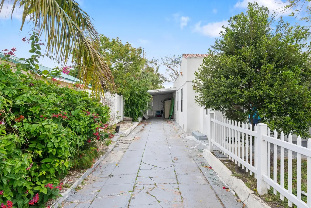 625 Selkirk Street West Palm Beach FL 33405