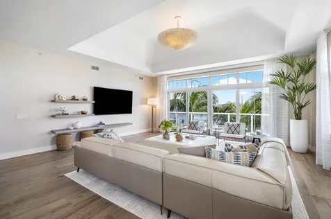 184 Lake Drive Palm Beach Shores FL 33404
