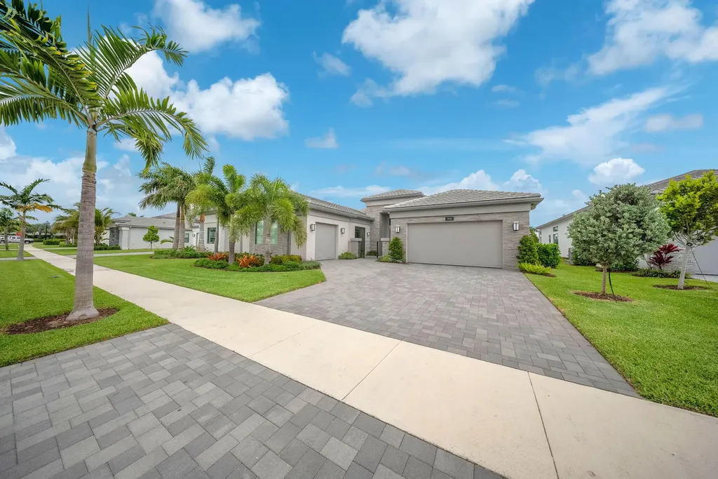 11340 Frosted Pine Manor Boynton Beach FL 33473