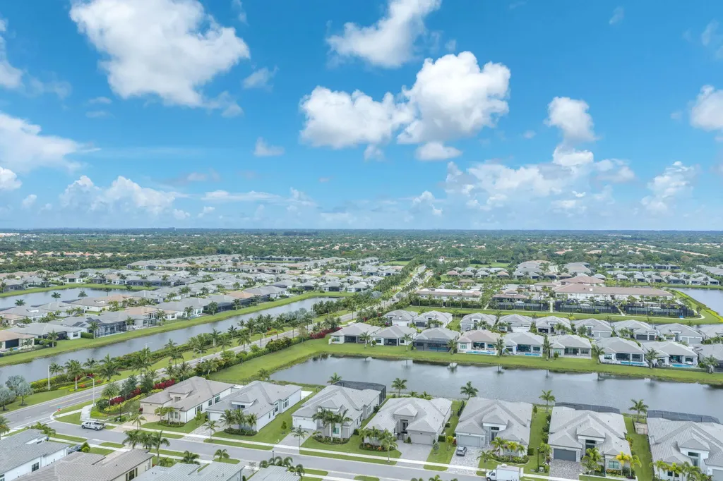 11340 Frosted Pine Manor Boynton Beach FL 33473