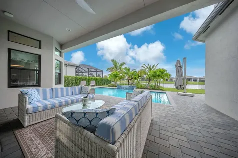 11340 Frosted Pine Manor Boynton Beach FL 33473