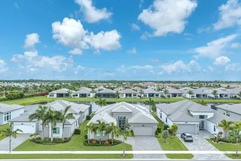 11340 Frosted Pine Manor Boynton Beach FL 33473