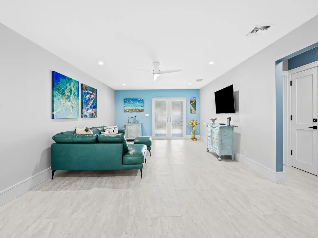 2754 NE 31st Court Lighthouse Point FL 33064