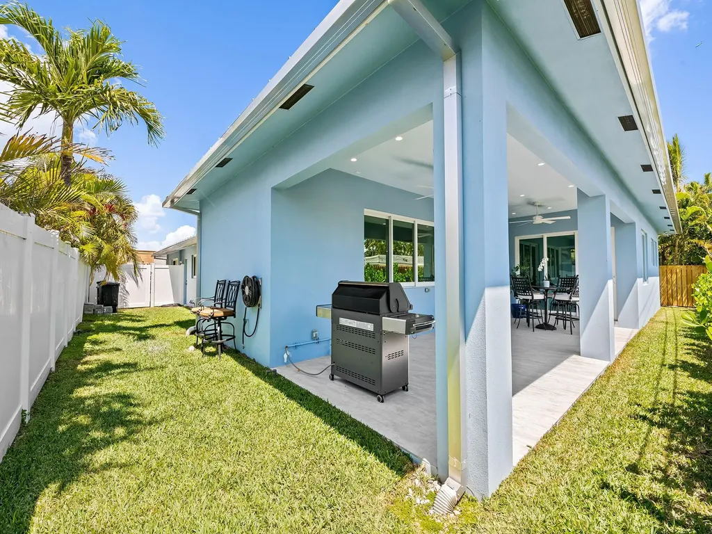 2754 NE 31st Court Lighthouse Point FL 33064