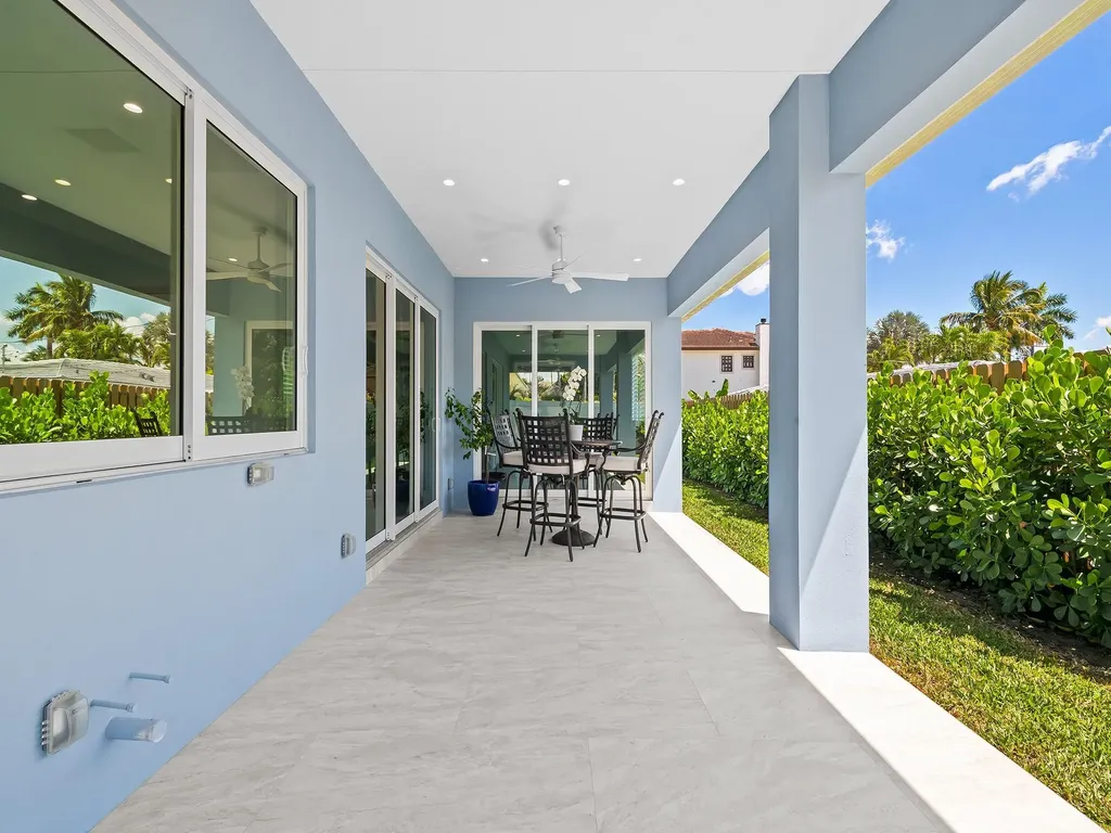 2754 NE 31st Court Lighthouse Point FL 33064