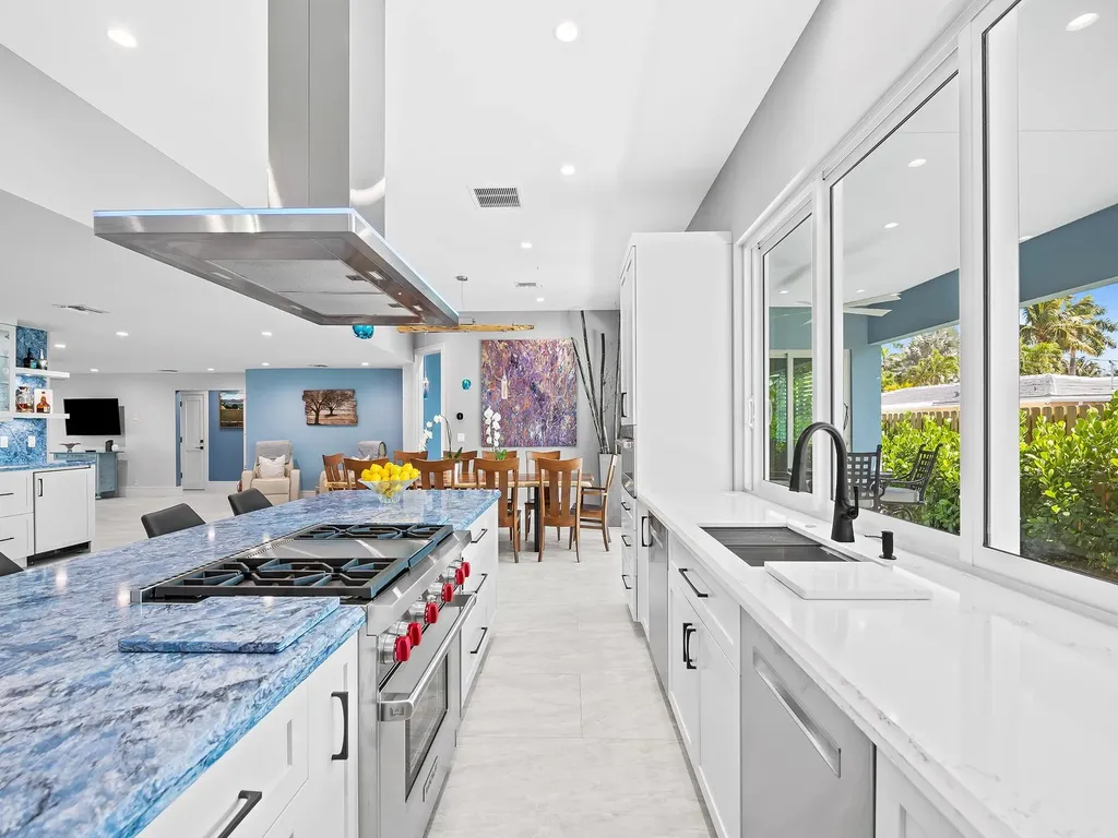 2754 NE 31st Court Lighthouse Point FL 33064