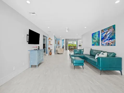 2754 NE 31st Court Lighthouse Point FL 33064