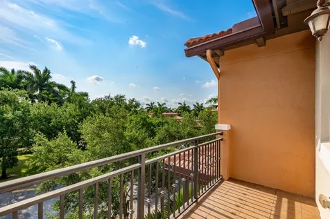 932 SW 147th Avenue Pembroke Pines FL 33027
