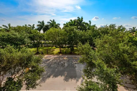 932 SW 147th Avenue Pembroke Pines FL 33027