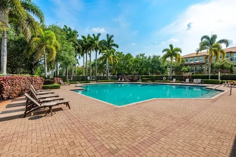 932 SW 147th Avenue Pembroke Pines FL 33027