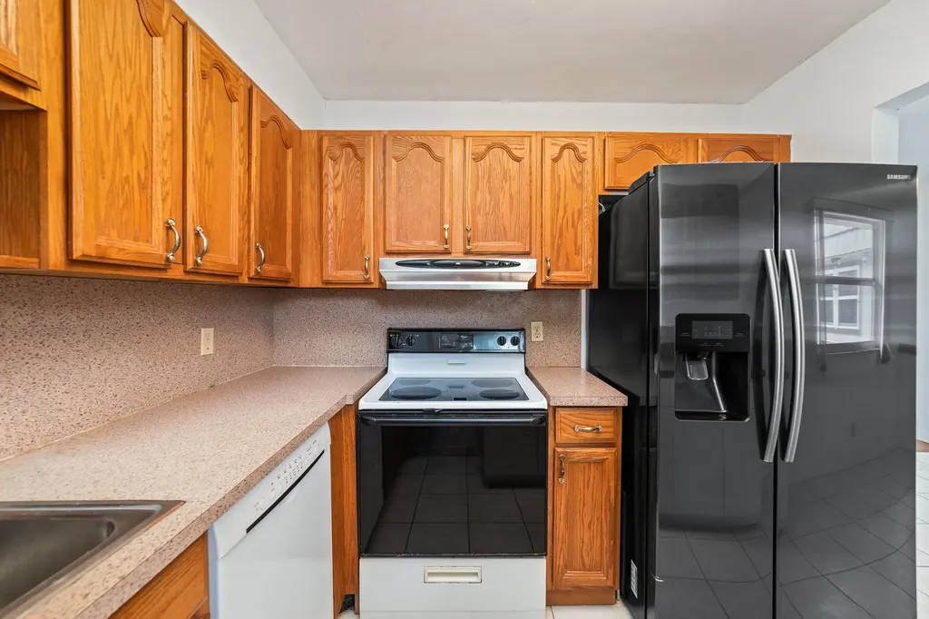 560 Brittany L Delray Beach FL 33446