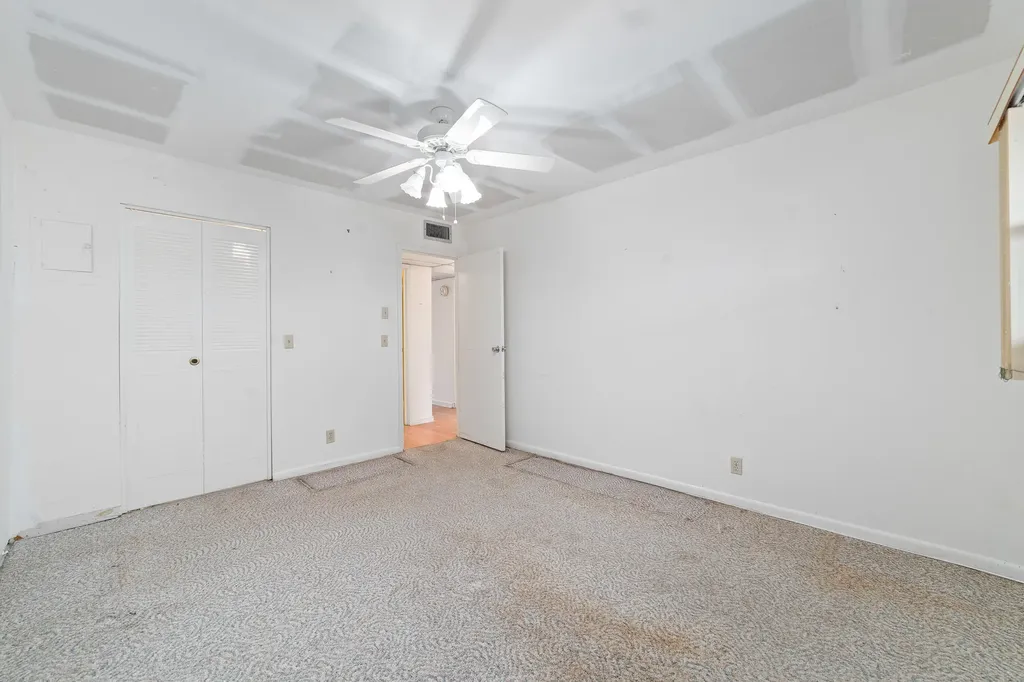 560 Brittany L Delray Beach FL 33446
