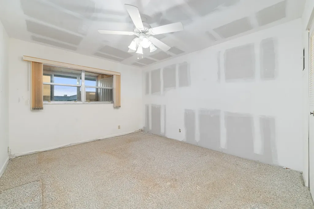 560 Brittany L Delray Beach FL 33446