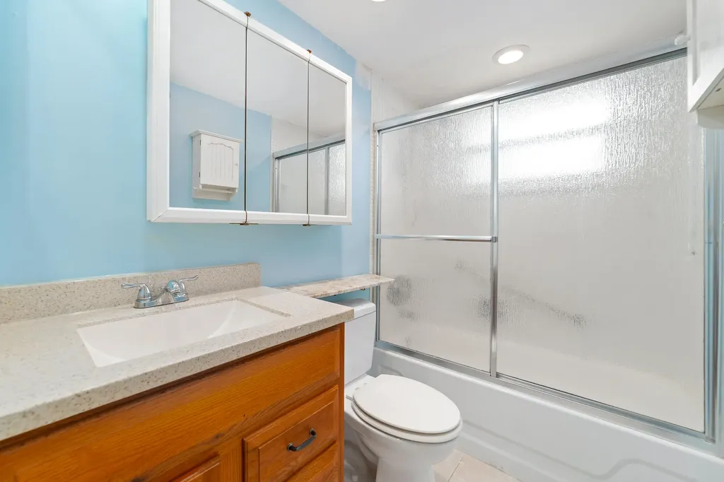 560 Brittany L Delray Beach FL 33446
