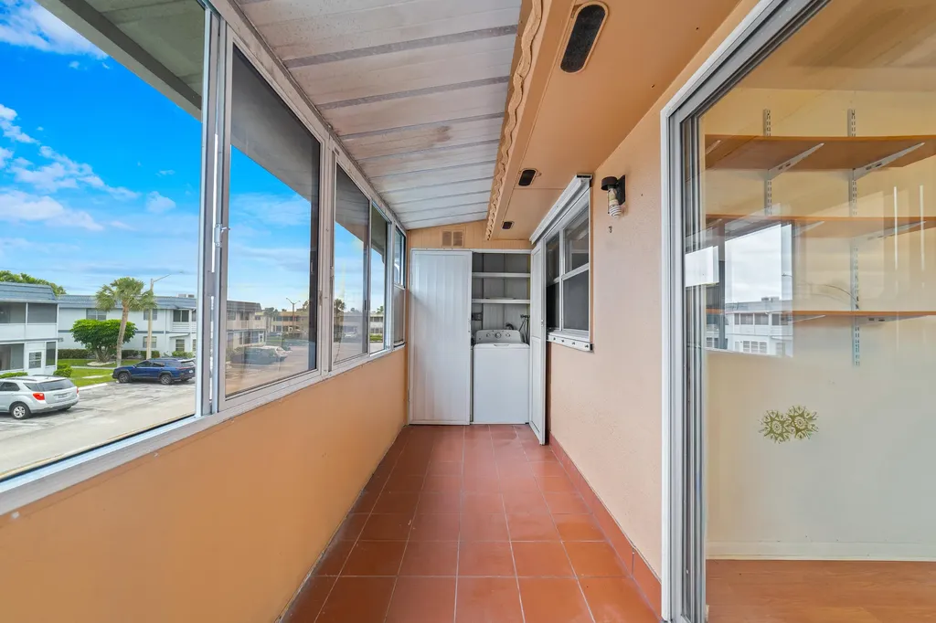 560 Brittany L Delray Beach FL 33446