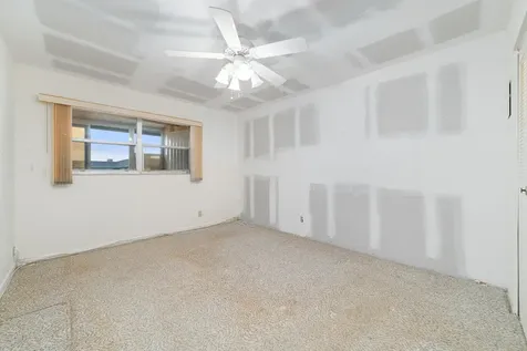 560 Brittany L Delray Beach FL 33446