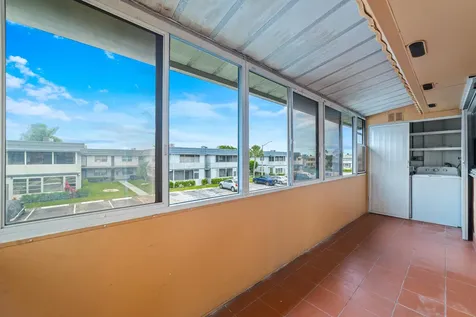560 Brittany L Delray Beach FL 33446