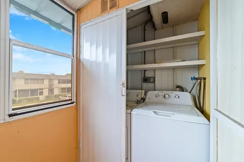 560 Brittany L Delray Beach FL 33446