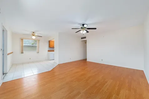 560 Brittany L Delray Beach FL 33446