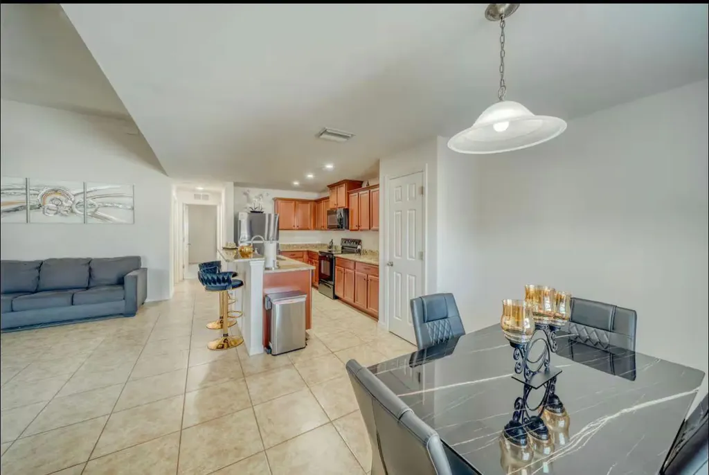 1925 SW 14th Street Cape Coral FL 33991