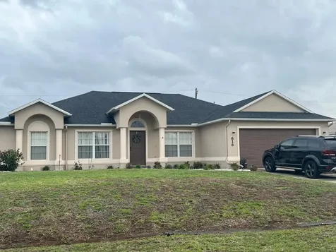 616 SW Jaffe Avenue Port St Lucie FL 34953