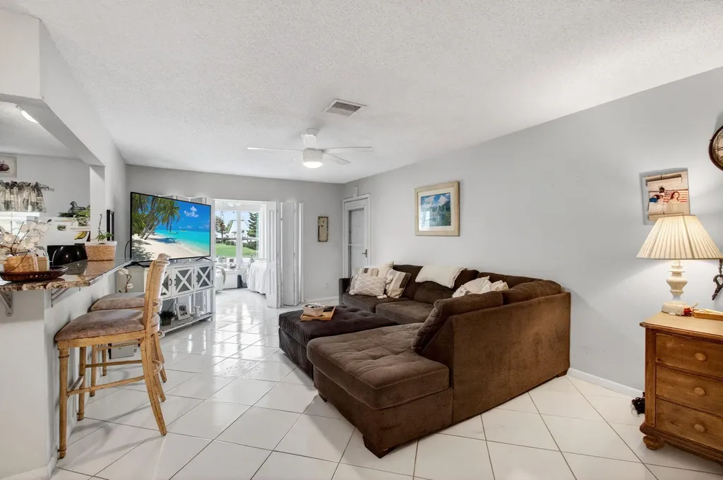 5050 Nesting Way Delray Beach FL 33484