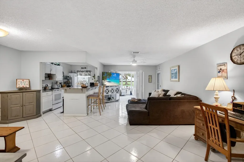 5050 Nesting Way Delray Beach FL 33484