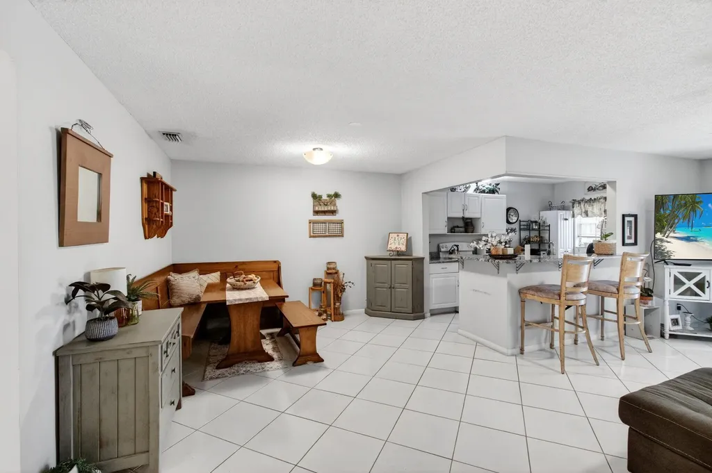 5050 Nesting Way Delray Beach FL 33484