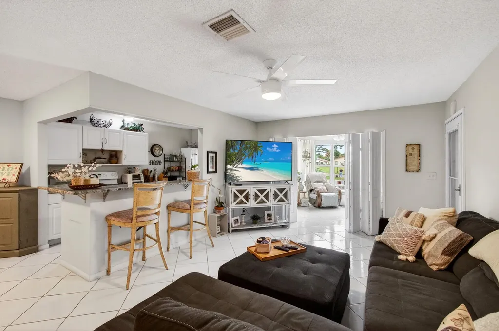 5050 Nesting Way Delray Beach FL 33484