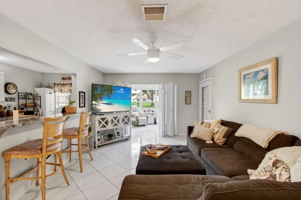 5050 Nesting Way Delray Beach FL 33484