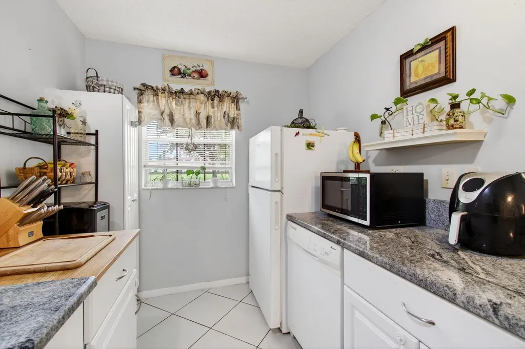 5050 Nesting Way Delray Beach FL 33484