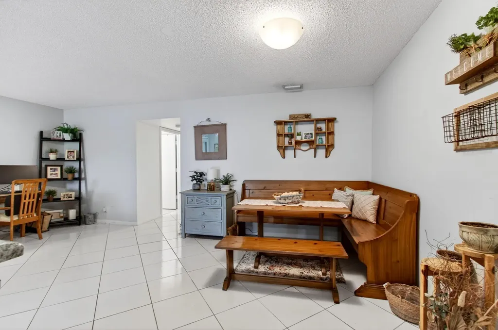 5050 Nesting Way Delray Beach FL 33484