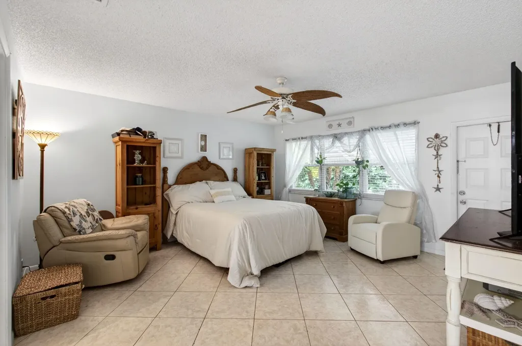 5050 Nesting Way Delray Beach FL 33484