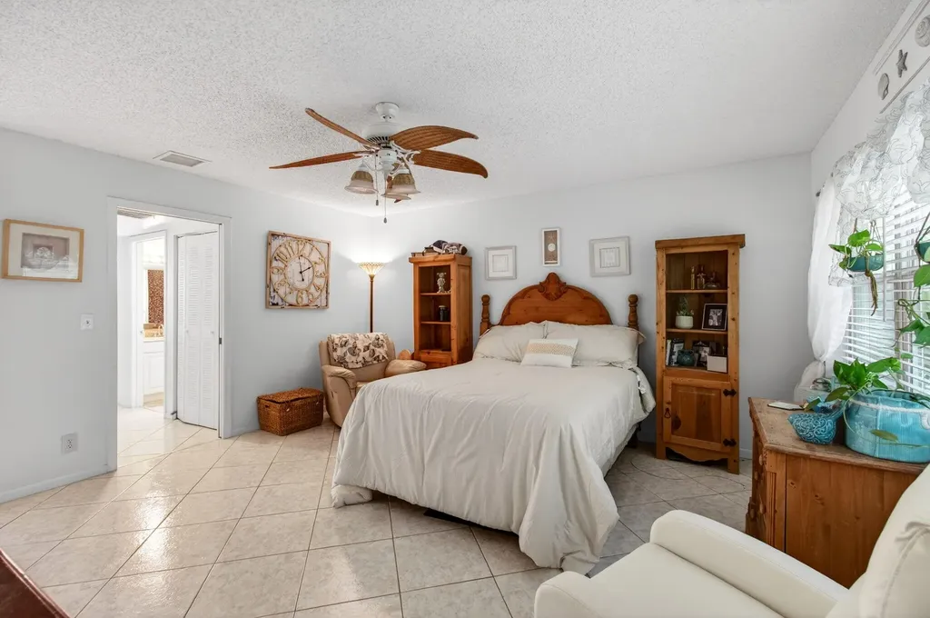5050 Nesting Way Delray Beach FL 33484
